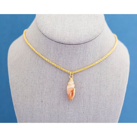 Vintage Elegant Tropical Shell Necklace | Gold Tone Necklace | 21 inch | J9 - Picture 2 of 4